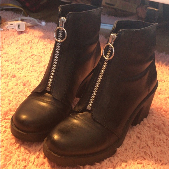 H&M Shoes - H&M black zipper booties with heel
